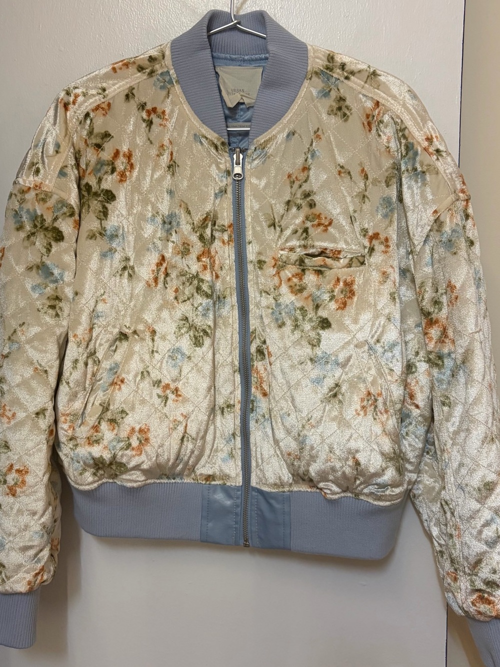 Urban Outfitters Cara Quilted Floral Reversible Bomber Jacket Women's Size XS